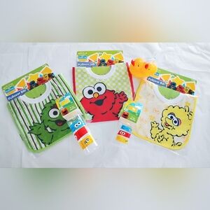 6 Piece Set - Sesame Street Bibs/Bottle's Green, Red, Yellow